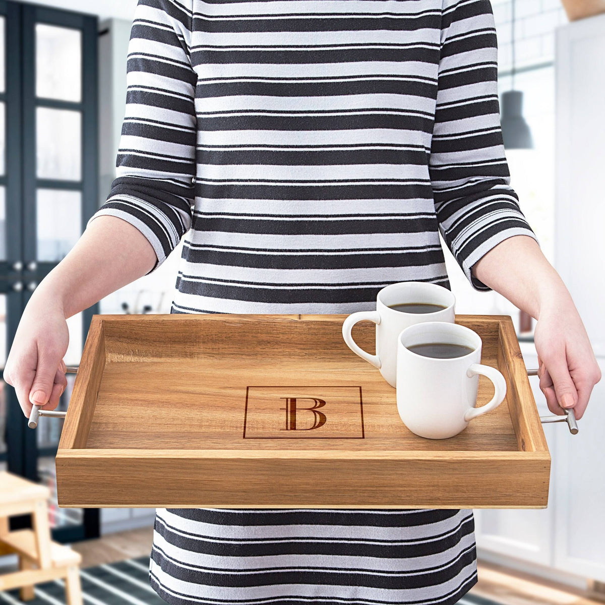 Acacia Tray with Metal Handles O533546