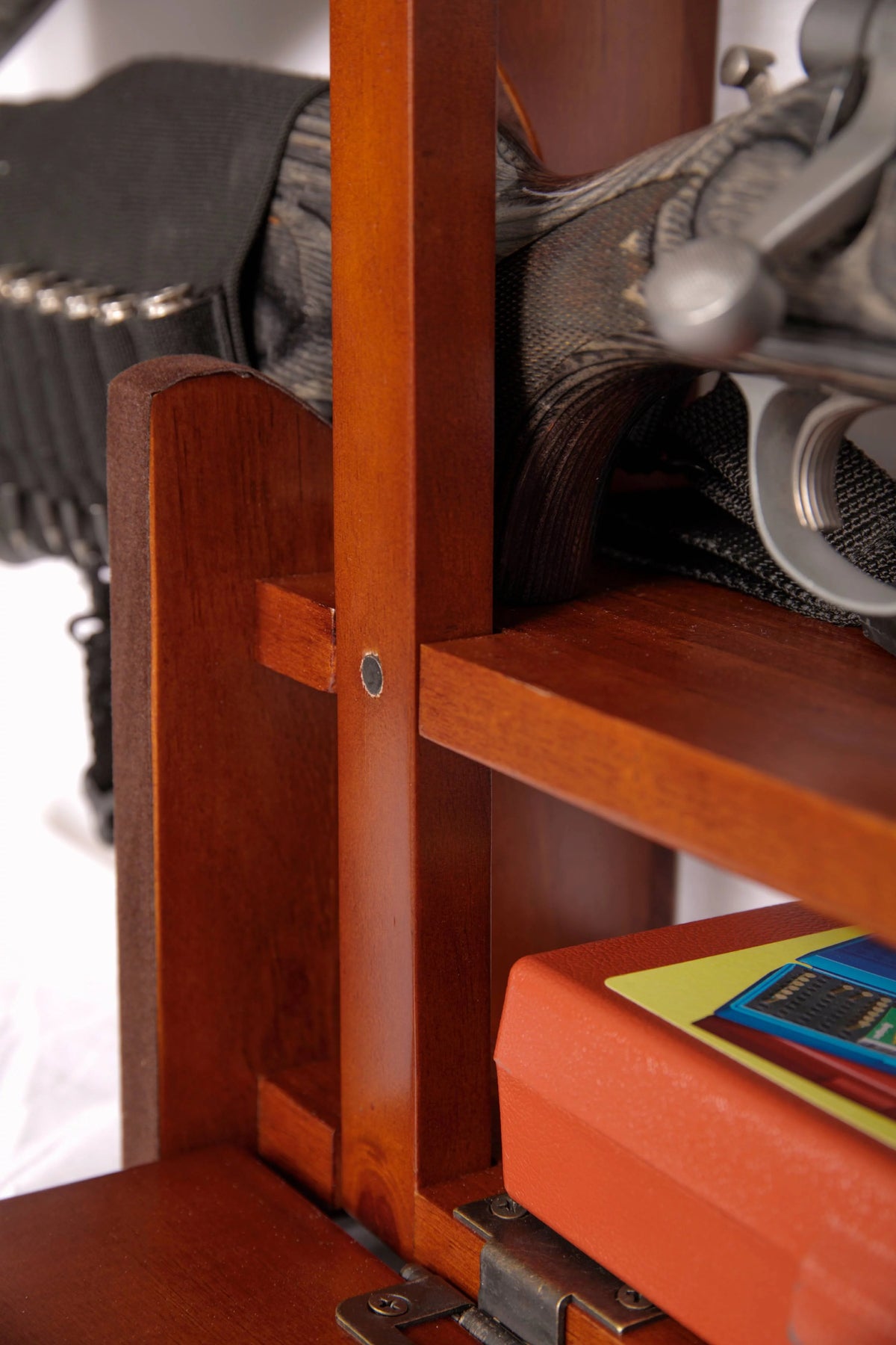 Solid Brown Pine 4 Gun Wall Rack with Locking Compartment M30595